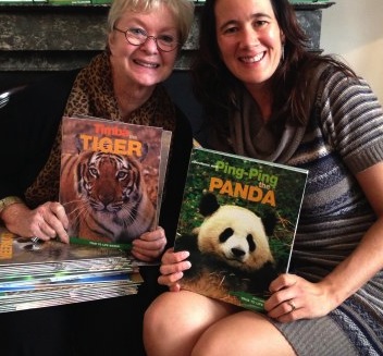 Jan Latta signing my daughter’s purchase for the day: “Lennie the Leopard”. Jan's website: http://www.truetolifebooks.com.au/